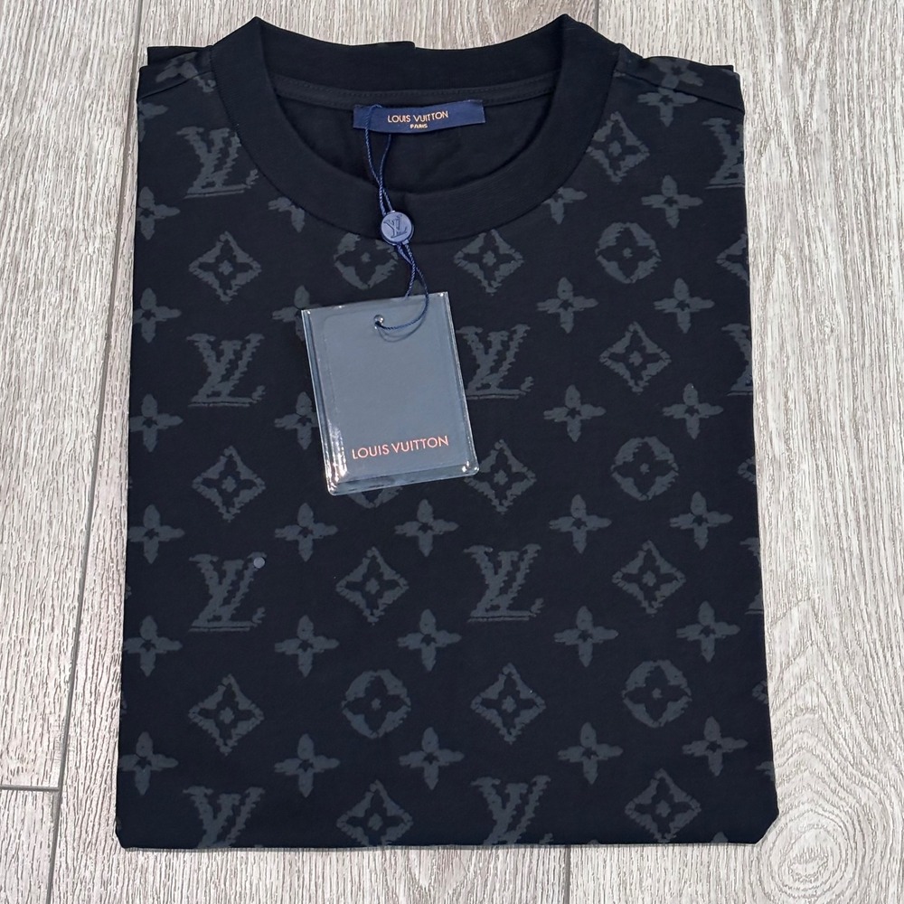 Louis Vuitton T-Shirt Mens Small Black LV Monogram Pattern Wool Luxury Tee